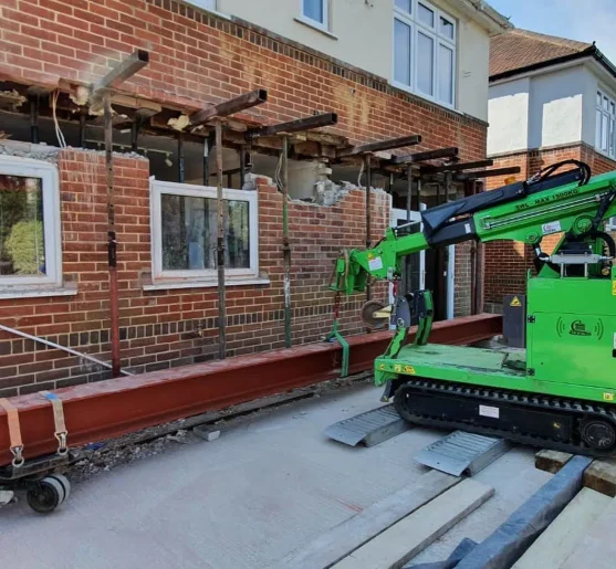 8.5m-Steel-Beam-Installation-in-Bournemouth1.jpg